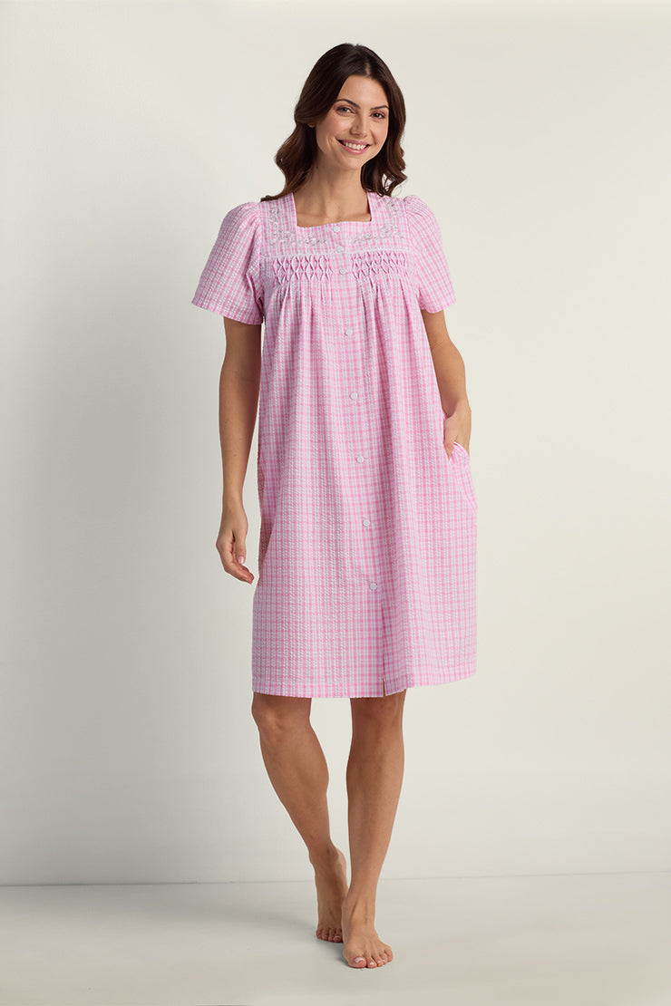 Seersucker Short Robe with Short Sleeves, Pink/Wht Window Pane / Large